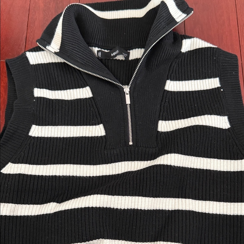 Mango Women's Black and White Striped Zip-Up Sweater